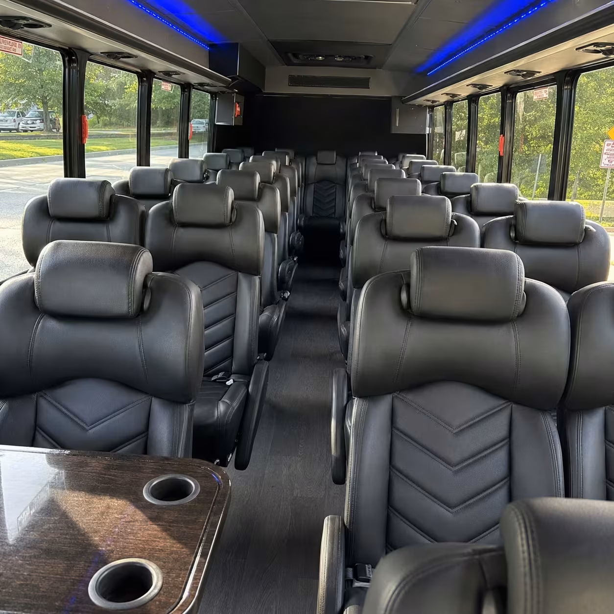 frisco hotel to airport minibus rentals for conventions and retreats